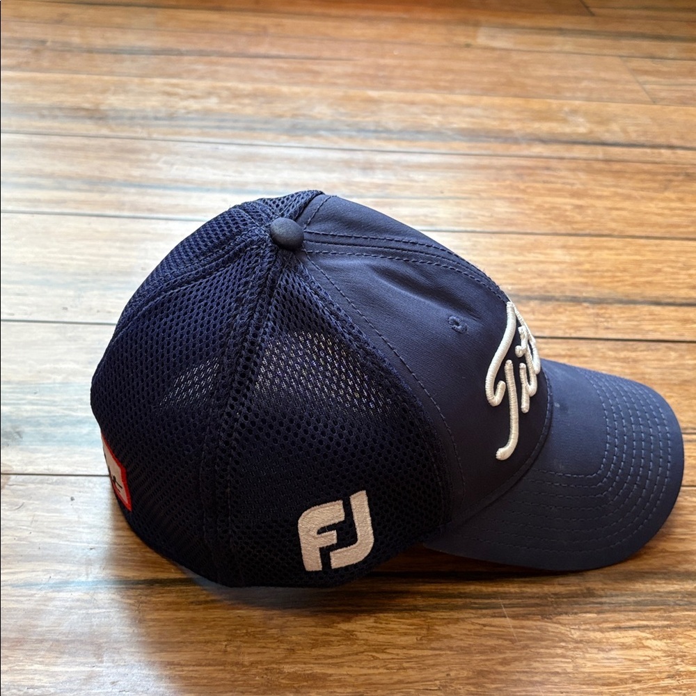 Titleist Pro V1 Fitted Hat Cap Size Small-MediumNew Era Navy Blue - Picture 4 of 9